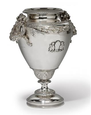 J. C. Klinkosch - Wiener Vase, - Silber und Russisches Silber