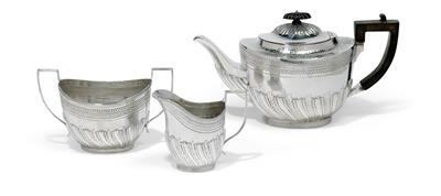 A tea set from London, - Silver and Russian Silver