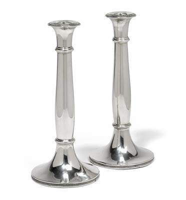 A pair of Biedermeier candleholders from Vienna, - Argenti e Argenti russi