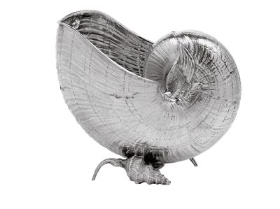 “BUCCELLATI” - a Bowl in Nautilus Shape, - Stříbro