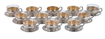 12 Teacups with Saucers from Vienna, - Stříbro a Ruské stříbro