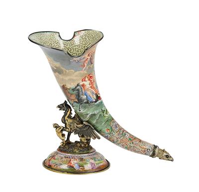 An Enamelled Horn from Vienna, - Stříbro a ruské stříbro