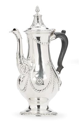 A George III Coffee Pot from London, - Stříbro a ruské stříbro