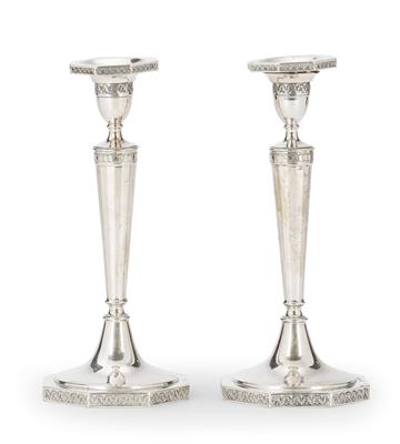 A Pair of Candleholders, - Stříbro a ruské stříbro