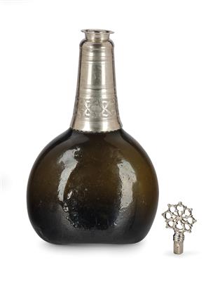 A Schnapps Bottle with Cup and Key, - Stříbro a ruské stříbro