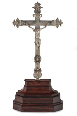Großes Barockes neapolitanisches Standkreuz, - Silber