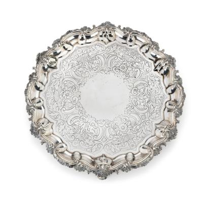 A London George III Footed Platter, - Argenti