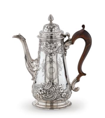 A London George II Coffee Pot, - Stříbro