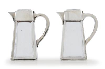 A Pair of Birmingham Wine Jugs, - Stříbro