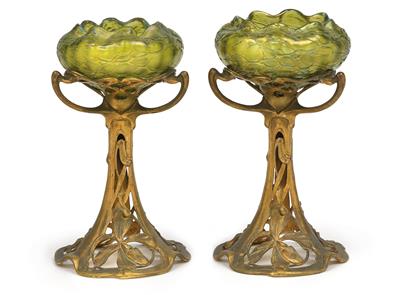 1 Paar Vasen auf vergoldetem Fuß, - Jugendstil und angewandte Kunst des 20. Jahrhunderts