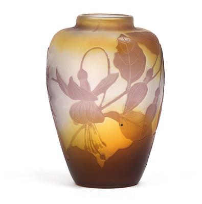 Kleine Vase mit Fuchsien, - Jugendstil und angewandte Kunst des 20. Jahrhunderts
