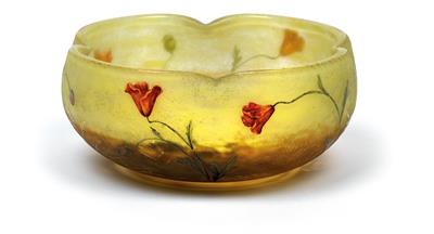 A bowl decorated with poppies, - Jugendstil and 20th Century Arts and Crafts