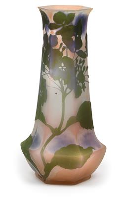 A vase with hortensias, - Jugendstil e arte applicata del XX secolo