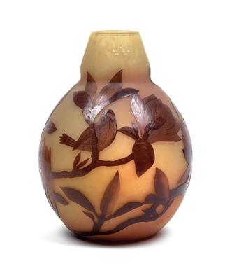 A vase with magnolias and songbird, - Jugendstil e arte applicata del XX secolo
