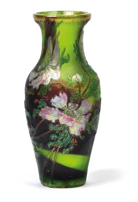 A rare vase decorated with anemones, - Secese a umění 20. století