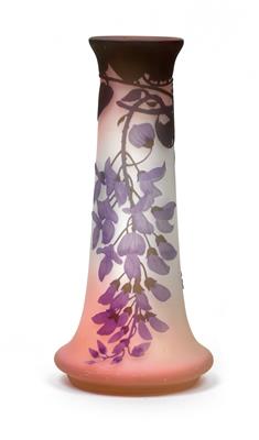 A vase decorated with wisteria, - Jugendstil e arte applicata del XX secolo