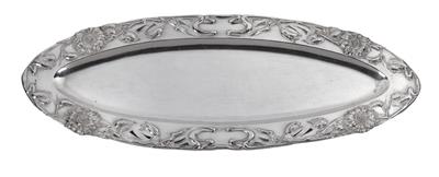 An oval Viennese tray, - Jugendstil and 20th Century Arts and Crafts