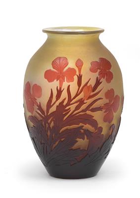 Vase mit Blumenzweigen, Gallé, - Jugendstil und angewandte Kunst des 20. Jahrhunderts