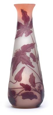 A large overlaid and etched glass vase with clematis by Gallé, - Jugendstil e arte applicata del XX secolo