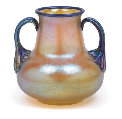 A Lötz Witwe handled vase, - Secese a umění 20. století