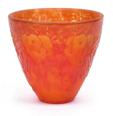 An overlaid and etched glass vase “Sauges” by Verrerie Schneider, - Jugendstil and 20th Century Arts and Crafts