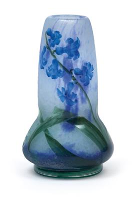 Kleine Vase mit Blütenzweigen, - Jugendstil und angewandte Kunst des 20. Jahrhunderts
