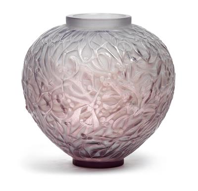 A vase “Gui” by René Lalique, - Secese a umění 20. století