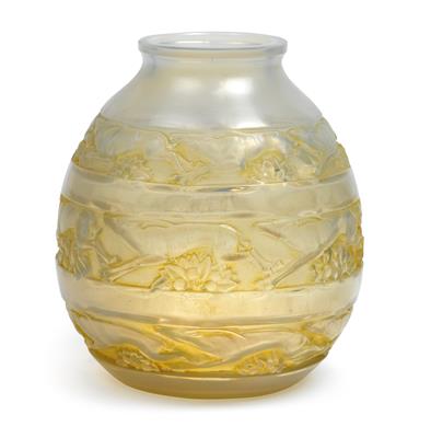 A vase “Soudan” by René Lalique, - Jugendstil and 20th Century Arts and Crafts