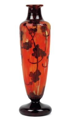 An overlaid and etched “Perlières” glass vase by Verrerie Schneider, - Jugendstil e arte applicata del XX secolo