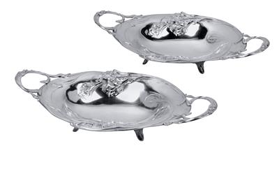 A pair of handled trays by Bruckmann & Söhne, - Jugendstil e arte applicata del XX secolo