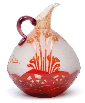 An overlaid and etched moulded “Algues” handled jug by Verrerie Schneider, - Jugendstil e arte applicata del XX secolo