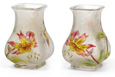 A pair of small etched vases, - Secese a umění 20. století