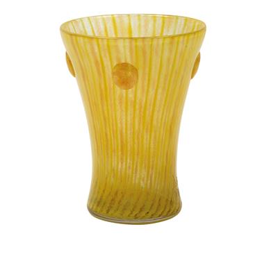 A glass vase by Daum, - Jugendstil e arte applicata del XX secolo