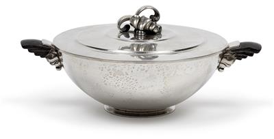 Harald Nielsen (1892-1977), A covered tureen, - Jugendstil and 20th Century Arts and Crafts