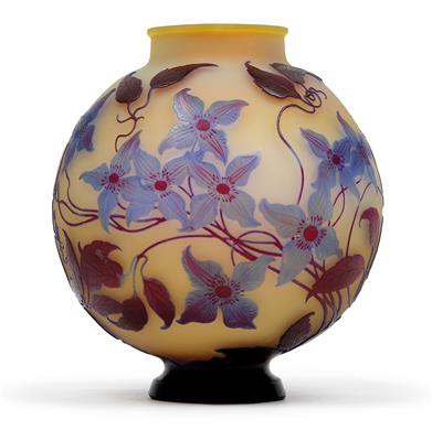 Kugelvase mit Clematis, - Jugendstil und angewandte Kunst des 20. Jahrhunderts