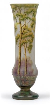 An etched glass vase by Daum - Secese a umění 20. století