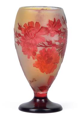 An overlaid and etched glass vase by Gallé, - Jugendstil and 20th Century Arts and Crafts