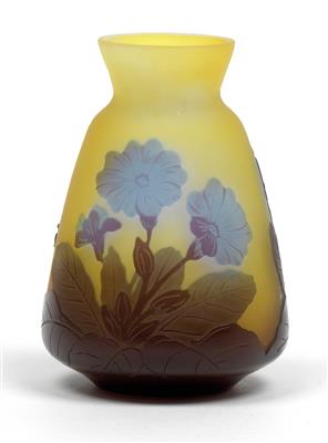 Kleine Vase mit Primeln, - Jugendstil und angewandte Kunst des 20. Jahrhunderts
