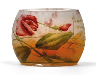 An etched glass miniature vase by Daum, - Jugendstil e arte applicata del XX secolo