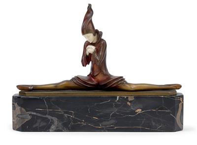 Paul Philippe (1870-1930), A figurine – “Le grand écart respectueux”, - Jugendstil e arte applicata del XX secolo