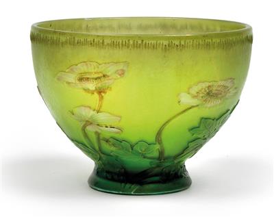 An underlaid and etched glass vase by Verrerie d’art de Lorraine, Burgun, Schverer & Co, - Jugendstil and 20th Century Arts and Crafts