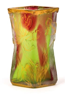 Vase mit Tulpendekor, - Jugendstil und angewandte Kunst des 20. Jahrhunderts