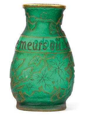 Vase mit Weinlaub und Sinnspruch, - Jugendstil und angewandte Kunst des 20. Jahrhunderts