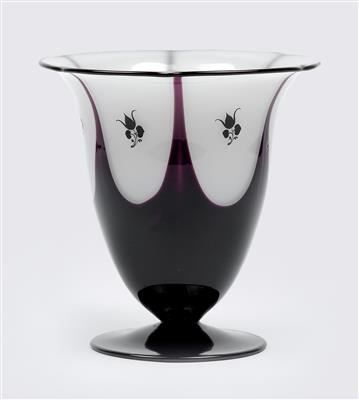 A large footed vase, johann Lötz Witwe, Klostermühle, 1928 - Jugendstil and 20th Century Arts and Crafts