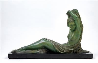 Demetre Chiparus, a recumbent female nude looking to the side - Secese a umění 20. století