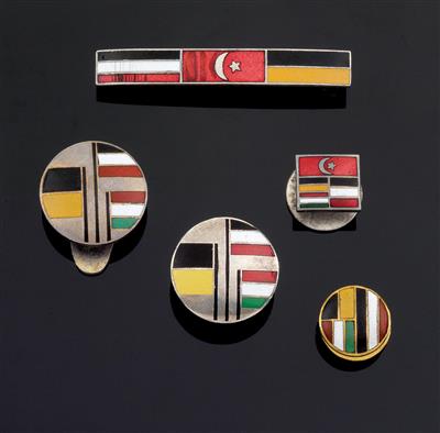 Mixed lot: insignia, buttons and a brooch with flags, Johann Souval for the Wiener Werkstätte, c. 1914 - Secese a umění 20. století