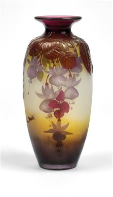 A vase with fuchsias, Emile Gallé, Nancy, c. 1925 - Secese a umění 20. století