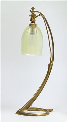 A table lamp, model number 1079, W. A. S. Benson & Co., London, c. 1899/1900 with a lampshade by J. Powell & Sons - Jugendstil e arte applicata del XX secolo