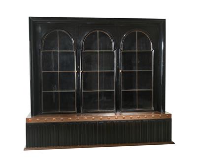 A display cabinet in the manner of Fritz Nagel, Vienna, c. 1908/10 - Jugendstil and 20th Century Arts and Crafts