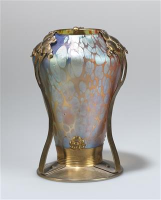 A vase with gilt metal mount, Johann Lötz Witwe, Klostermühle, 1900 - Jugendstil e arte applicata del XX secolo